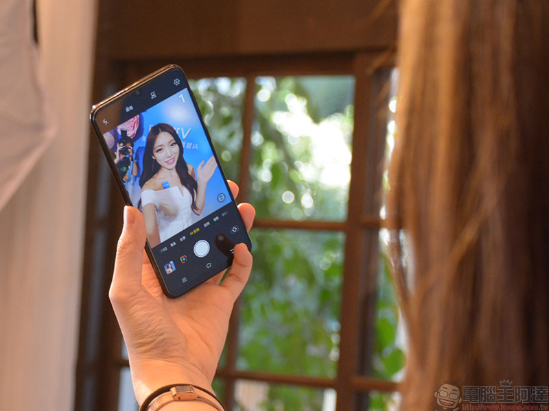 中階新機 vivo V11 / V11i 在台上市,拍照功能 AI 應用無所不在 - 電腦王阿達 中階新機 vivo V11 / V11i 在台上市,拍照功能 AI 應用無所不在 - 電腦王阿達
