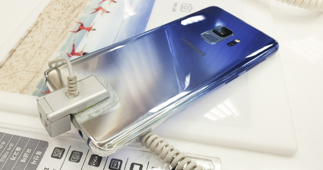 美呆！ Galaxy S9 冰藍漸變新色 實機曝光 - 電腦王阿達