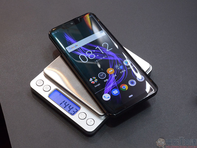 全球最輕 6 吋 OLED 手機 SHARP AQUOS ZERO 在台登場, 12 月底開始預購 - 電腦王阿達 全球最輕 6 吋 OLED 手機 SHARP AQUOS ZERO 在台登場, 12 月底開始預購 - 電腦王阿達
