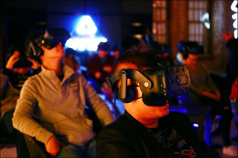 新聞照片(HTC VIVE技術能將「看」電影轉變成「參與」電影並讓觀眾成為電影主角) HTC VIVE技術能將「看」電影轉變成「參與」電影並讓觀眾成為電影主角