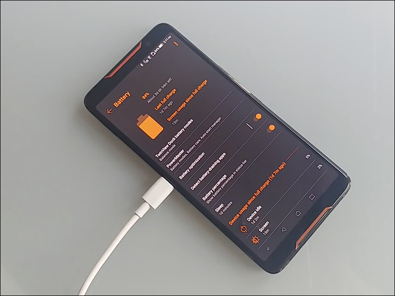 ASUS ROG Phone 被發現能為自己充電，永動機成就達成（？） - 電腦王阿達