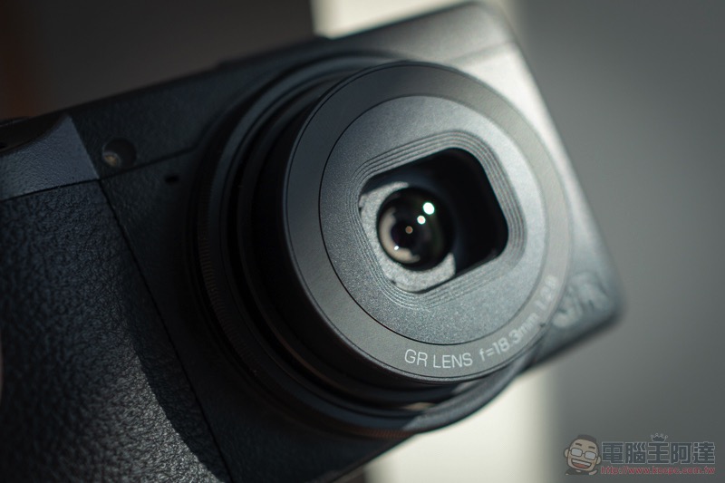 Ricoh GR III 台灣首亮相:低調的街拍神器再進化(動手玩) - 電腦王阿達 Ricoh GR III 台灣首亮相:低調的街拍神器再進化(動手玩) - 電腦王阿達