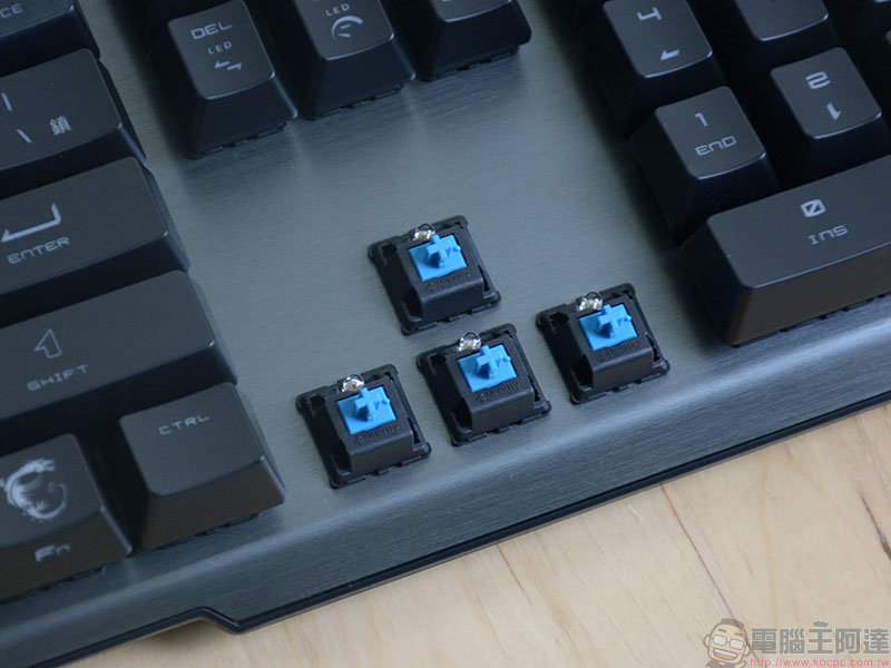 msi VIGOR GK60 電競鍵盤、CLUTCH GM50 電競滑鼠、AGILITY GD70 滑鼠墊,新玩具開箱啦! - 電腦王阿達 msi VIGOR GK60 電競鍵盤、CLUTCH GM50 電競滑鼠、AGILITY GD70 滑鼠墊,新玩具開箱啦! - 電腦王阿達
