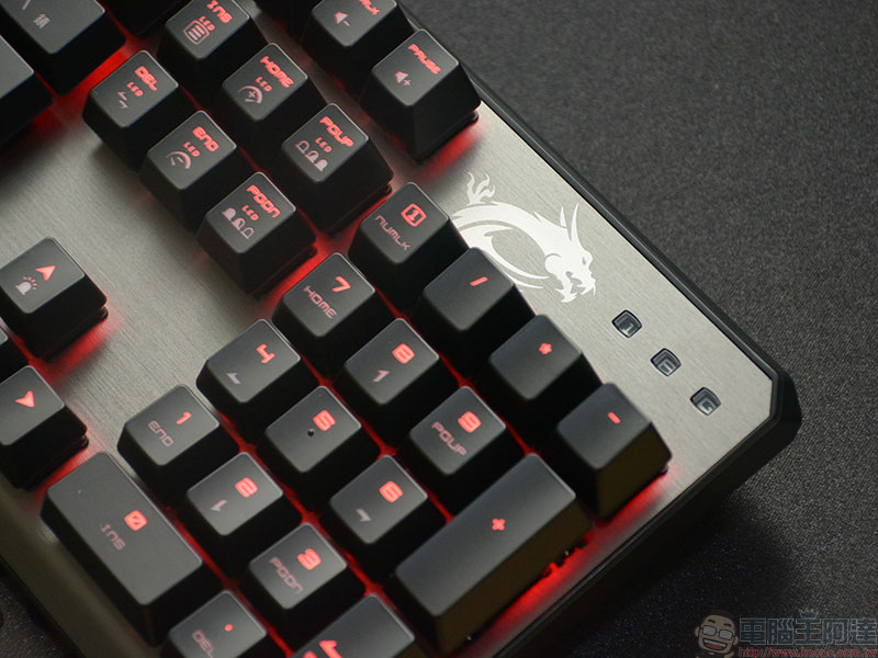 msi VIGOR GK60 電競鍵盤、CLUTCH GM50 電競滑鼠、AGILITY GD70 滑鼠墊,新玩具開箱啦! - 電腦王阿達 msi VIGOR GK60 電競鍵盤、CLUTCH GM50 電競滑鼠、AGILITY GD70 滑鼠墊,新玩具開箱啦! - 電腦王阿達