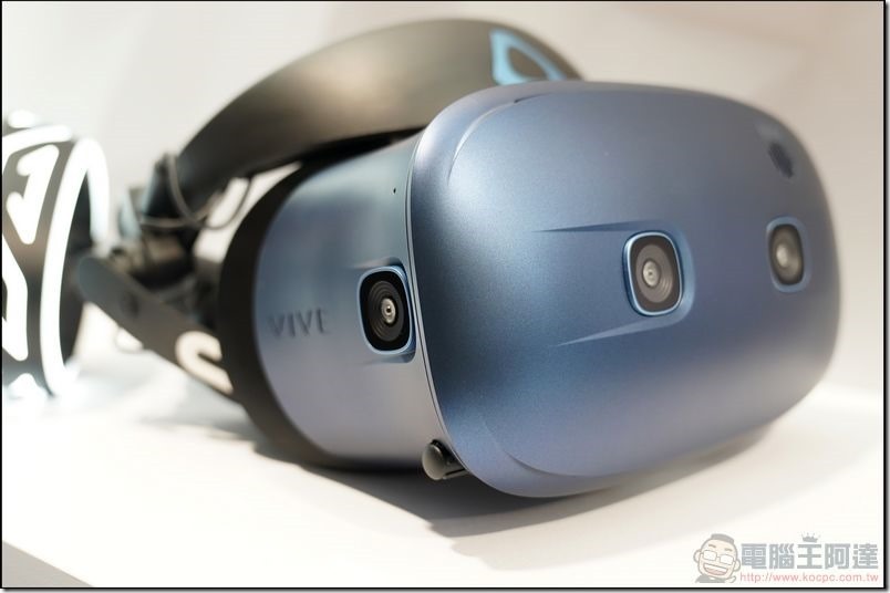 10 Vive Cosmos