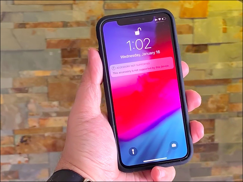 Apple iPhone XS/XS Max/XR 聰穎電池護殼 ,外媒測試發現 iPhone X 也能用(但前提是得接受開孔差異) - 電腦王阿達 Apple iPhone XS/XS Max/XR 聰穎電池護殼 ,外媒測試發現 iPhone X 也能用(但前提是得接受開孔差異) - 電腦王阿達