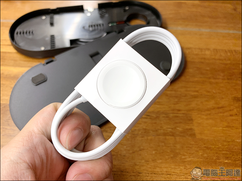Vinpok Plux 三合一 Qi 無線充電盤 開箱動手玩,比起 AirPower 更強大、超值的無線充電器 - 電腦王阿達 Vinpok Plux 三合一 Qi 無線充電盤 開箱動手玩,比起 AirPower 更強大、超值的無線充電器 - 電腦王阿達