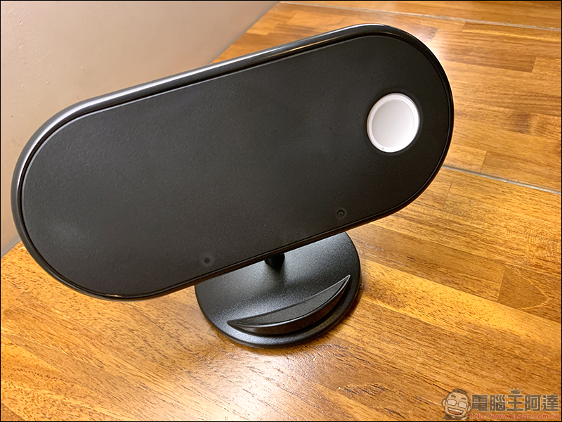 Vinpok Plux 三合一 Qi 無線充電盤 開箱動手玩,比起 AirPower 更強大、超值的無線充電器 - 電腦王阿達 Vinpok Plux 三合一 Qi 無線充電盤 開箱動手玩,比起 AirPower 更強大、超值的無線充電器 - 電腦王阿達