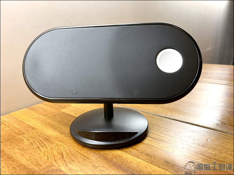 Vinpok Plux 三合一 Qi 無線充電盤 開箱動手玩,比起 AirPower 更強大、超值的無線充電器 - 電腦王阿達 Vinpok Plux 三合一 Qi 無線充電盤 開箱動手玩,比起 AirPower 更強大、超值的無線充電器 - 電腦王阿達