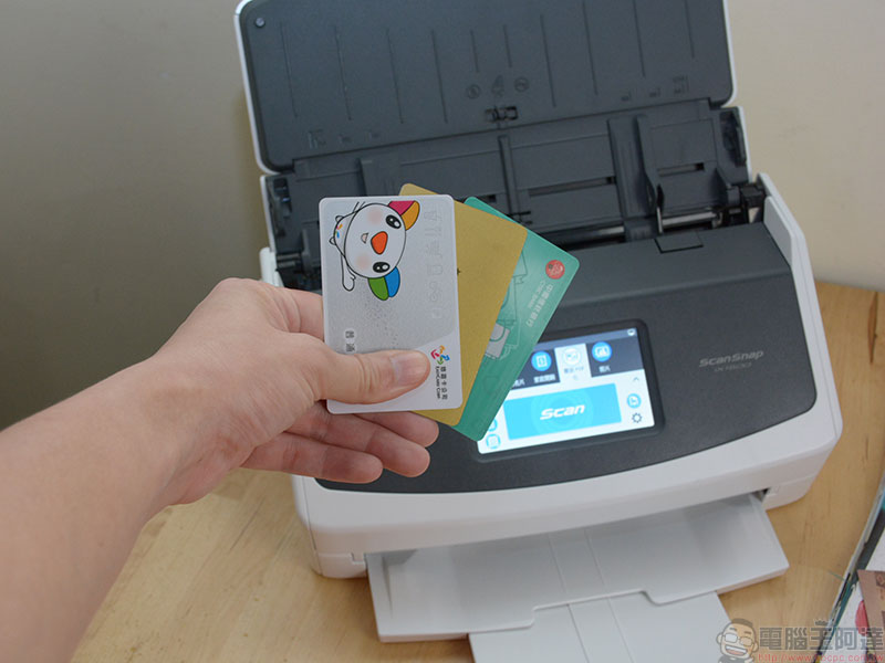 自炊神器 Fujitsu ScanSnap iX1500 掃描器 開箱、實測 ,給你每分鐘 60 面的全方位超快感 - 電腦王阿達 自炊神器 Fujitsu ScanSnap iX1500 掃描器 開箱、實測 ,給你每分鐘 60 面的全方位超快感 - 電腦王阿達