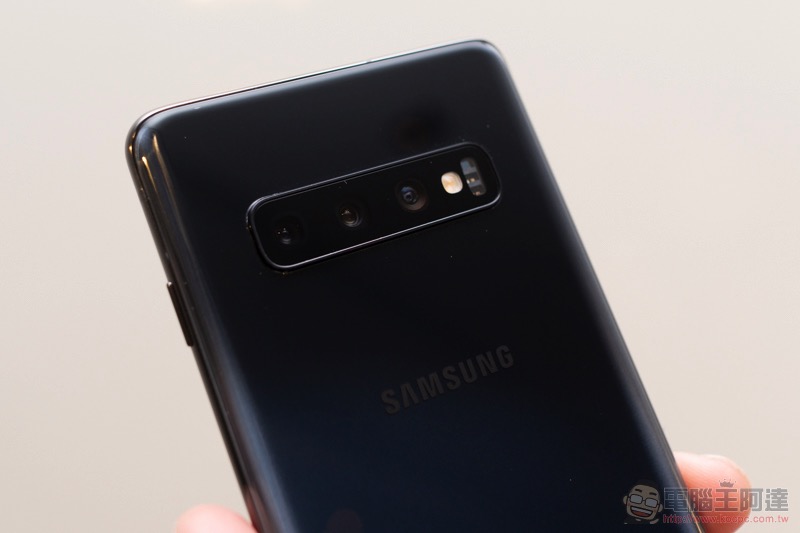 三星 Galaxy S10 系列發表動手玩,「可折疊」旗艦 Galaxy Fold 也如約正式降臨 - 電腦王阿達 三星 Galaxy S10 系列發表動手玩,「可折疊」旗艦 Galaxy Fold 也如約正式降臨 - 電腦王阿達