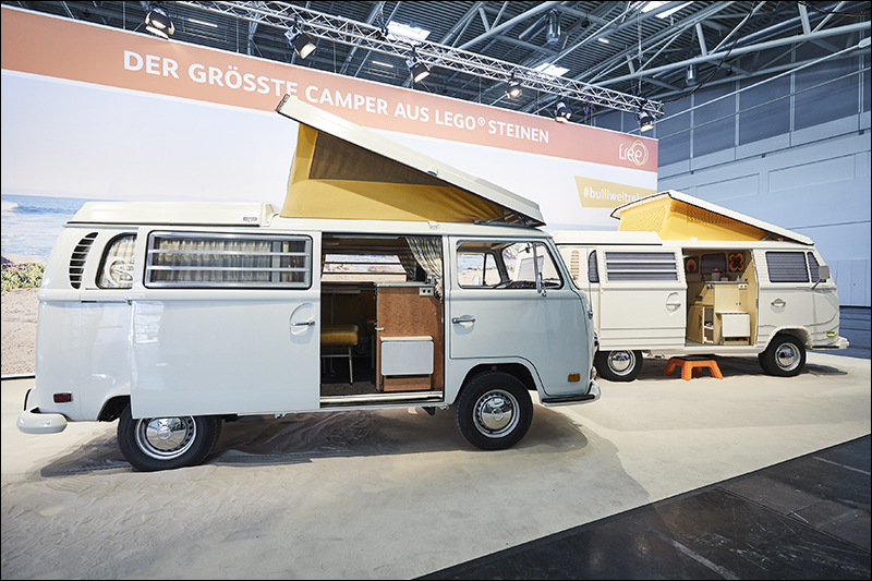 樂高版 Volkswagen T2 露營車 亮相，使用 40 萬個樂高積木組裝原車比例 - 電腦王阿達