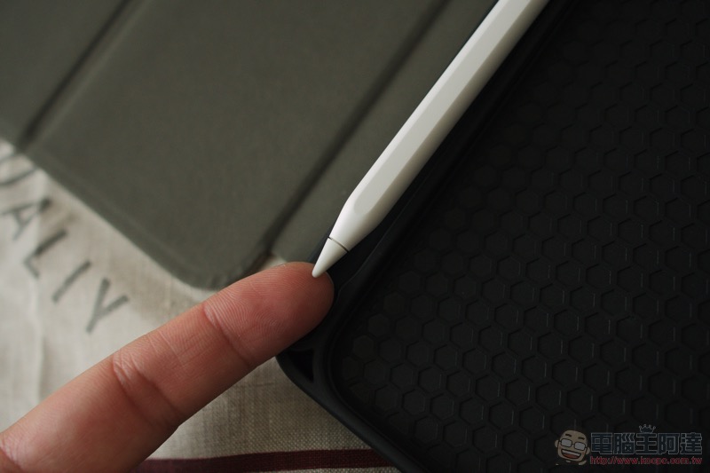 LAUT iPad Pro 2018 全系列保護套開箱 體驗報告:防撞殼也能充滿氣質 ( 評測 / 評價 / 推薦 ) - 電腦王阿達 LAUT iPad Pro 2018 全系列保護套開箱 體驗報告:防撞殼也能充滿氣質 ( 評測 / 評價 / 推薦 ) - 電腦王阿達
