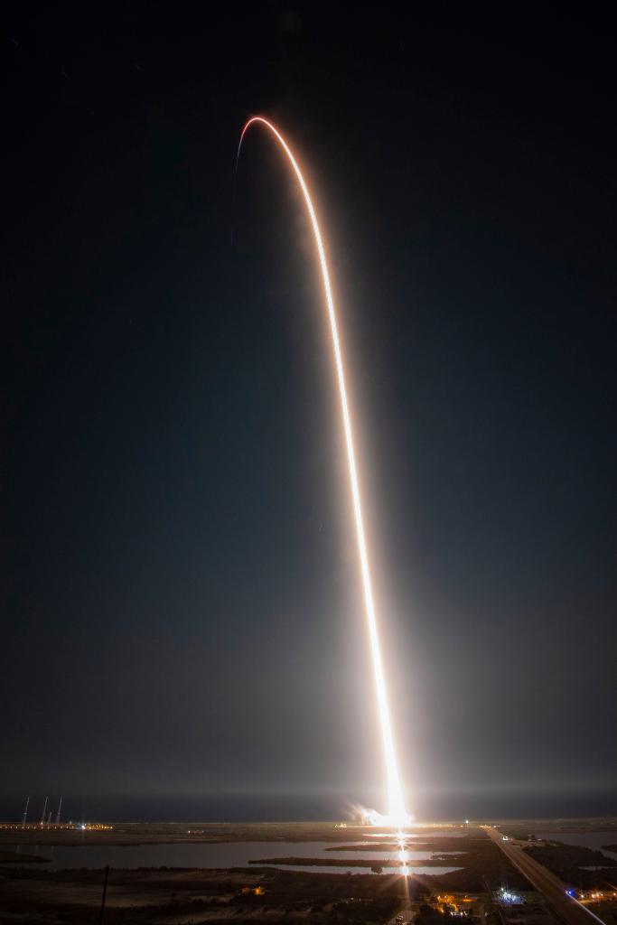 SpaceX 攜手NASA 成功試射可載人太空艙 「飛龍2號」 - 電腦王阿達 SpaceX 攜手NASA 成功試射可載人太空艙 「飛龍2號」 - 電腦王阿達