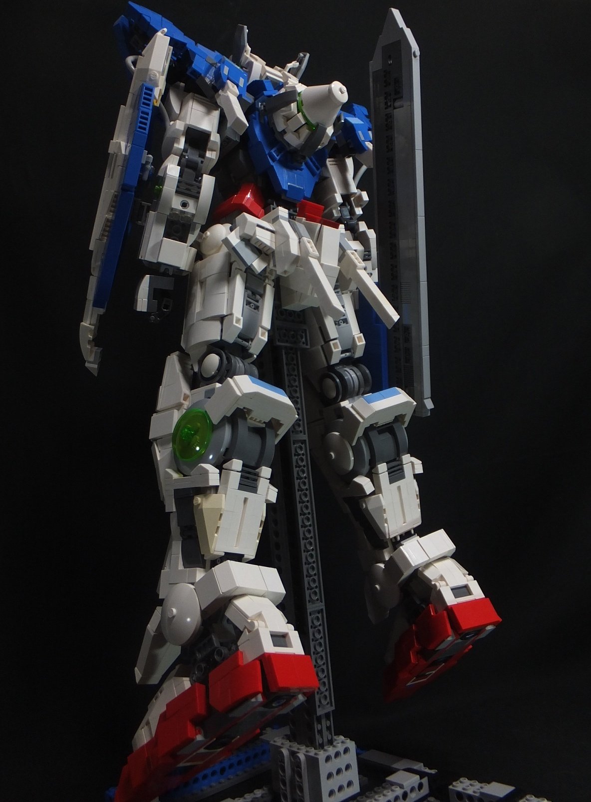 日本網友用樂高打造出《機動戰士GUNDAM 00》 Exia鋼彈 - 電腦王阿達 日本網友用樂高打造出《機動戰士GUNDAM 00》 Exia鋼彈 - 電腦王阿達