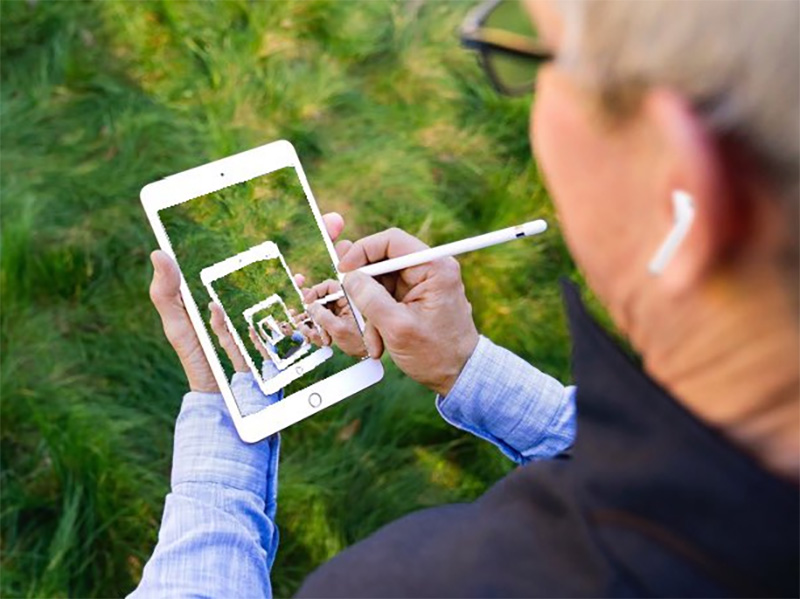 Tim Cook 分享新品使用照片,引起網友爭相改圖 - 電腦王阿達 Tim Cook 分享新品使用照片,引起網友爭相改圖 - 電腦王阿達