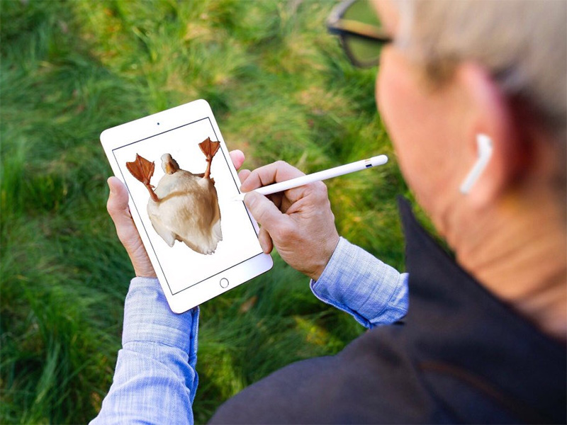 Tim Cook 分享新品使用照片,引起網友爭相改圖 - 電腦王阿達 Tim Cook 分享新品使用照片,引起網友爭相改圖 - 電腦王阿達