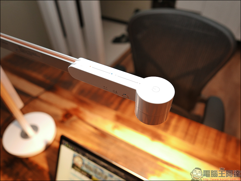 Dyson Lightcycle 檯燈 開箱動手玩:全能、全時的工作最佳夥伴 - 電腦王阿達 Dyson Lightcycle 檯燈 開箱動手玩:全能、全時的工作最佳夥伴 - 電腦王阿達