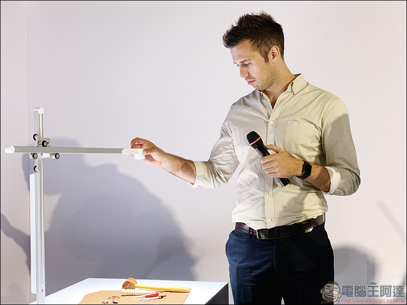 Dyson Lightcycle 檯燈 開箱動手玩:全能、全時的工作最佳夥伴 - 電腦王阿達 Dyson Lightcycle 檯燈 開箱動手玩:全能、全時的工作最佳夥伴 - 電腦王阿達
