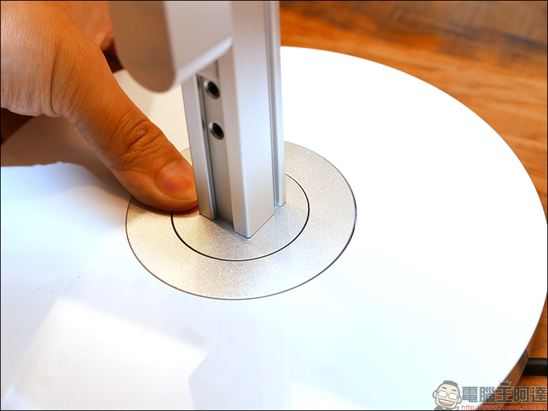 Dyson Lightcycle 檯燈 開箱動手玩:全能、全時的工作最佳夥伴 - 電腦王阿達 Dyson Lightcycle 檯燈 開箱動手玩:全能、全時的工作最佳夥伴 - 電腦王阿達