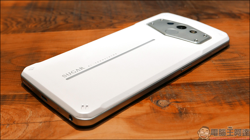 SUGAR F20 旅遊翻譯手機 動手玩, 24H 真人翻譯官、全球8天免費上網、 6,000mAh 超大電量 - 電腦王阿達 SUGAR F20 旅遊翻譯手機 動手玩, 24H 真人翻譯官、全球8天免費上網、 6,000mAh 超大電量 - 電腦王阿達