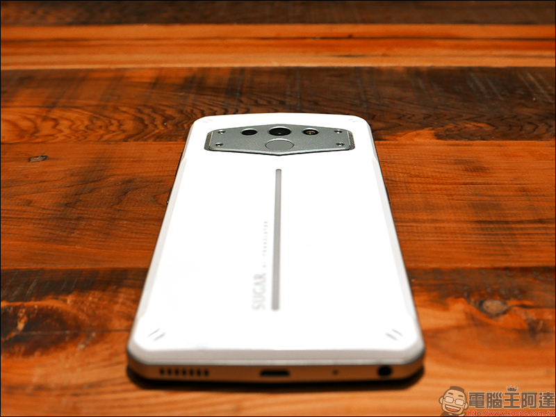 SUGAR F20 旅遊翻譯手機 動手玩, 24H 真人翻譯官、全球8天免費上網、 6,000mAh 超大電量 - 電腦王阿達 SUGAR F20 旅遊翻譯手機 動手玩, 24H 真人翻譯官、全球8天免費上網、 6,000mAh 超大電量 - 電腦王阿達