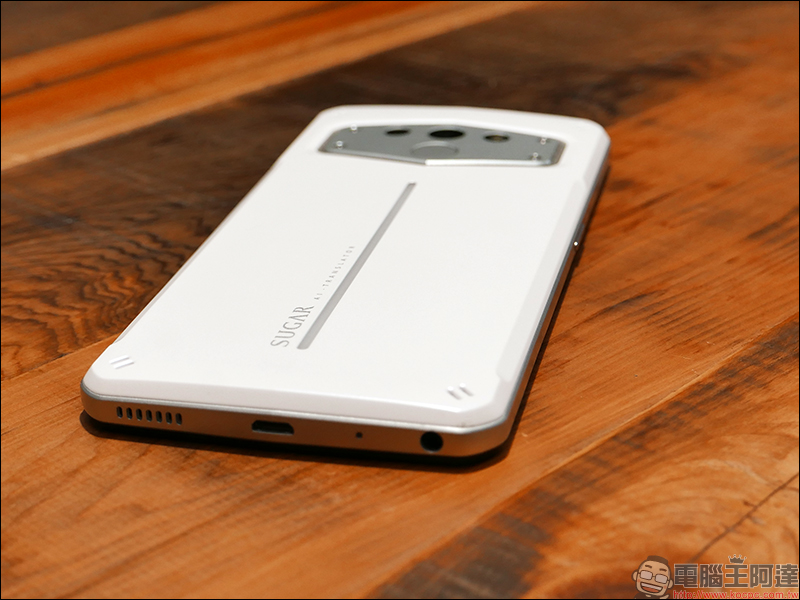 SUGAR F20 旅遊翻譯手機 動手玩, 24H 真人翻譯官、全球8天免費上網、 6,000mAh 超大電量 - 電腦王阿達 SUGAR F20 旅遊翻譯手機 動手玩, 24H 真人翻譯官、全球8天免費上網、 6,000mAh 超大電量 - 電腦王阿達