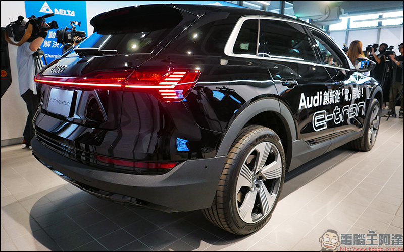 Audi e-tron 電動休旅車 台灣首亮相！ 福斯集團成立「 e 動中心」為在台推動電動車佈局 - 電腦王阿達