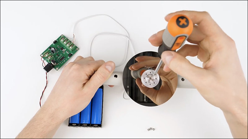 土炮自製相機穩定器 ：透過廢棄硬碟、耳機線、水管等物品就能製作 - 電腦王阿達