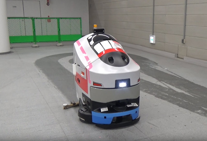 日本東急線澀谷站與橫濱站 引進 電車造型自動清掃機器人 - 電腦王阿達