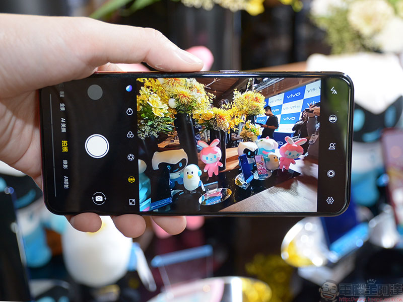 vivo V15 / V15 Pro 在台發表,自動升降前鏡頭依然犀利 - 電腦王阿達 vivo V15 / V15 Pro 在台發表,自動升降前鏡頭依然犀利 - 電腦王阿達