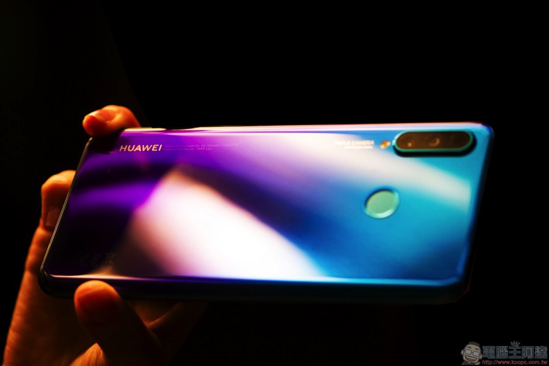 O0DFnses.jpg HUAWEI nova 4e 開箱