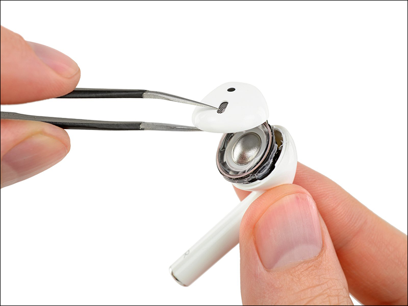 AirPods 2 遭 iFixit 拆解:防水和耐用度更加,但可修復性評分只有 0 分 - 電腦王阿達 AirPods 2 遭 iFixit 拆解:防水和耐用度更加,但可修復性評分只有 0 分 - 電腦王阿達