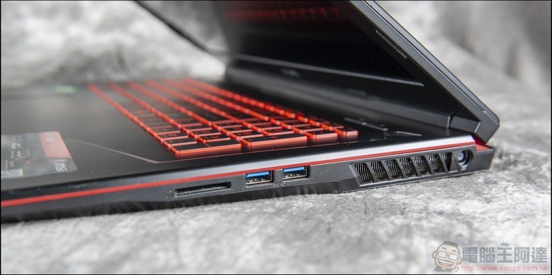 MSI GL73 8SE 開箱 評測 - 05 MSI GL73 8SE 開箱 評測 - 05