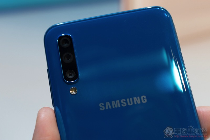 超狂翻轉鏡頭 Galaxy A80 領著新世代 A 系列新機在台登場(同場加映:2019 年款 Tab 平板與 Fit 手環) - 電腦王阿達 超狂翻轉鏡頭 Galaxy A80 領著新世代 A 系列新機在台登場(同場加映:2019 年款 Tab 平板與 Fit 手環) - 電腦王阿達