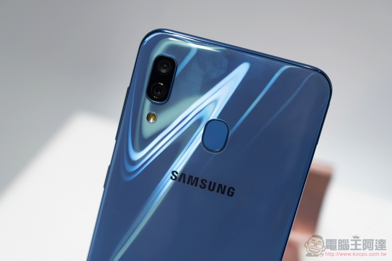 超狂翻轉鏡頭 Galaxy A80 領著新世代 A 系列新機在台登場(同場加映:2019 年款 Tab 平板與 Fit 手環) - 電腦王阿達 超狂翻轉鏡頭 Galaxy A80 領著新世代 A 系列新機在台登場(同場加映:2019 年款 Tab 平板與 Fit 手環) - 電腦王阿達