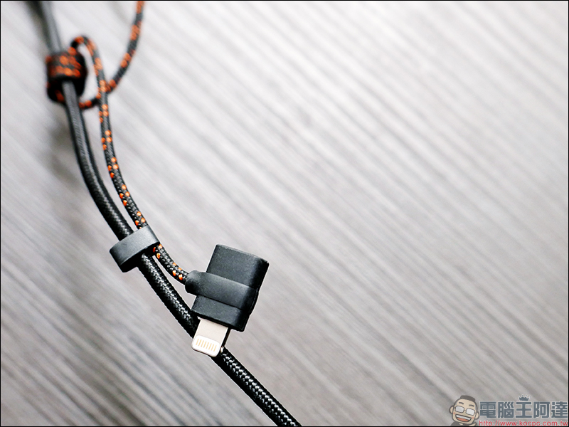 Moshi 三合一萬用充電線 開箱動手玩: Lightning+USB-C+MicroUSB 一條抵三條,三年保固超安心! - 電腦王阿達 Moshi 三合一萬用充電線 開箱動手玩: Lightning+USB-C+MicroUSB 一條抵三條,三年保固超安心! - 電腦王阿達