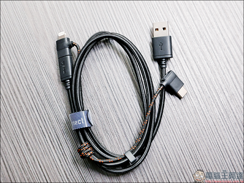 Moshi 三合一萬用充電線 開箱動手玩: Lightning+USB-C+MicroUSB 一條抵三條,三年保固超安心! - 電腦王阿達 Moshi 三合一萬用充電線 開箱動手玩: Lightning+USB-C+MicroUSB 一條抵三條,三年保固超安心! - 電腦王阿達