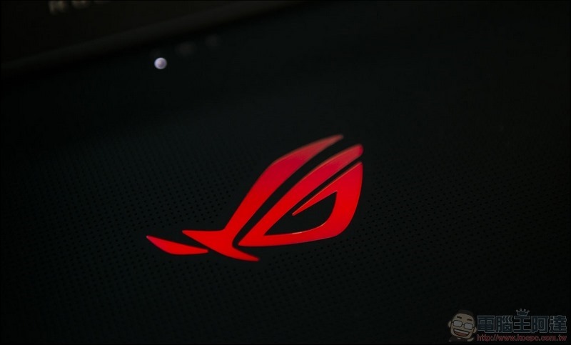 ROG Zephyrus GX701 開箱 評測 - 04 ROG Zephyrus GX701 開箱 評測 - 04
