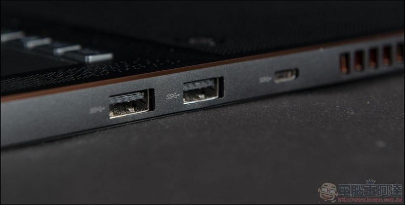 ROG Zephyrus GX701 開箱 評測 - 09 ROG Zephyrus GX701 開箱 評測 - 09