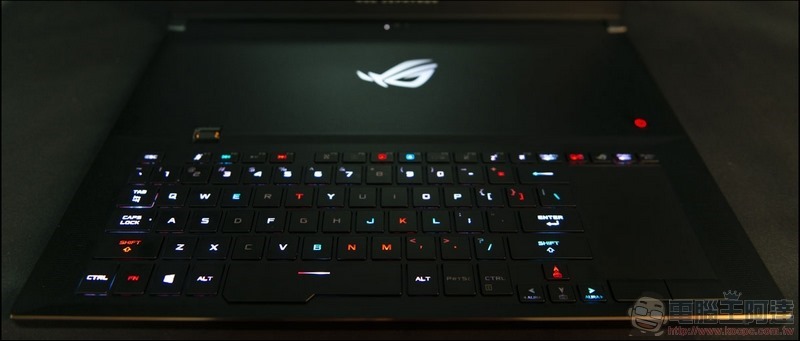 ROG Zephyrus GX701 開箱 評測 - 13 ROG Zephyrus GX701 開箱 評測 - 13