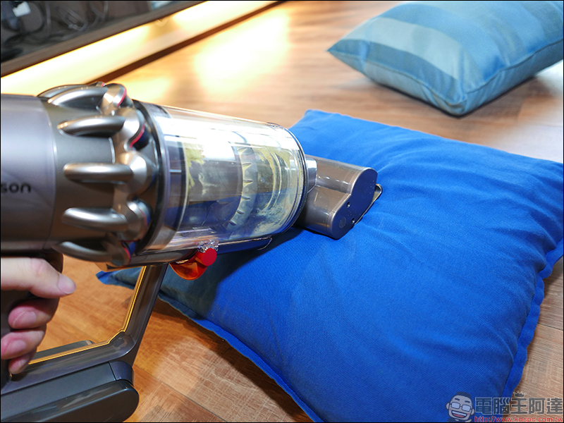 Dyson V11 Absolute 開箱 、評測、評價 最強無線吸塵器再進化,吸力更強、新增螢幕更實用 - 電腦王阿達 Dyson V11 Absolute 開箱 、評測、評價 最強無線吸塵器再進化,吸力更強、新增螢幕更實用 - 電腦王阿達