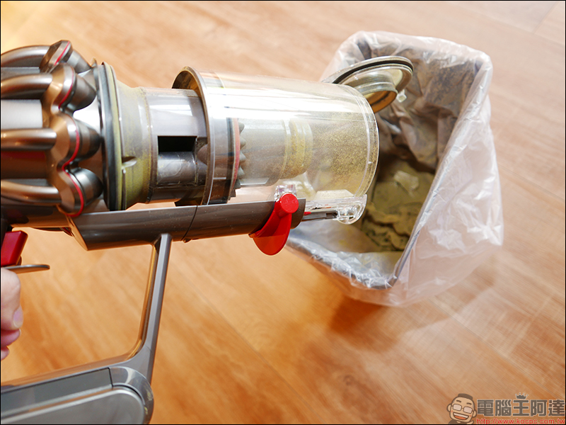 Dyson V11 Absolute 開箱 、評測、評價 最強無線吸塵器再進化,吸力更強、新增螢幕更實用 - 電腦王阿達 Dyson V11 Absolute 開箱 、評測、評價 最強無線吸塵器再進化,吸力更強、新增螢幕更實用 - 電腦王阿達