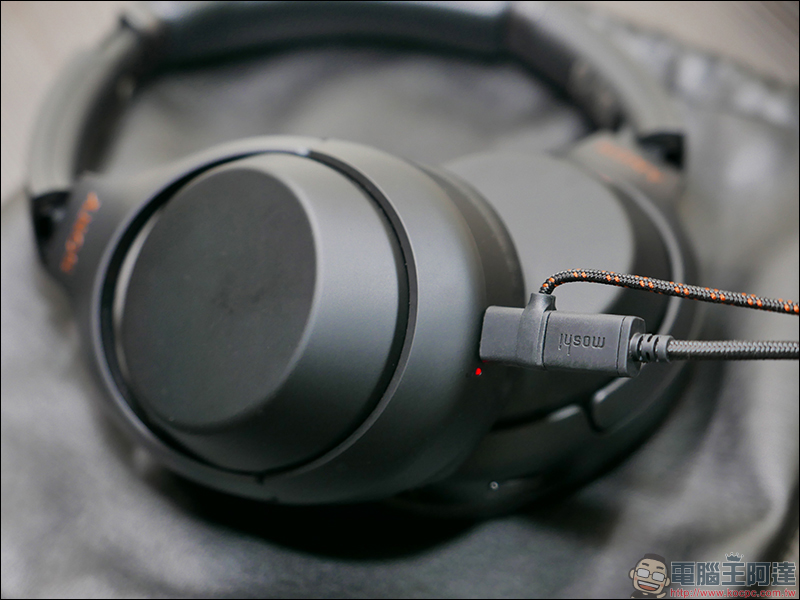 Moshi 三合一萬用充電線 開箱動手玩: Lightning+USB-C+MicroUSB 一條抵三條,三年保固超安心! - 電腦王阿達 Moshi 三合一萬用充電線 開箱動手玩: Lightning+USB-C+MicroUSB 一條抵三條,三年保固超安心! - 電腦王阿達