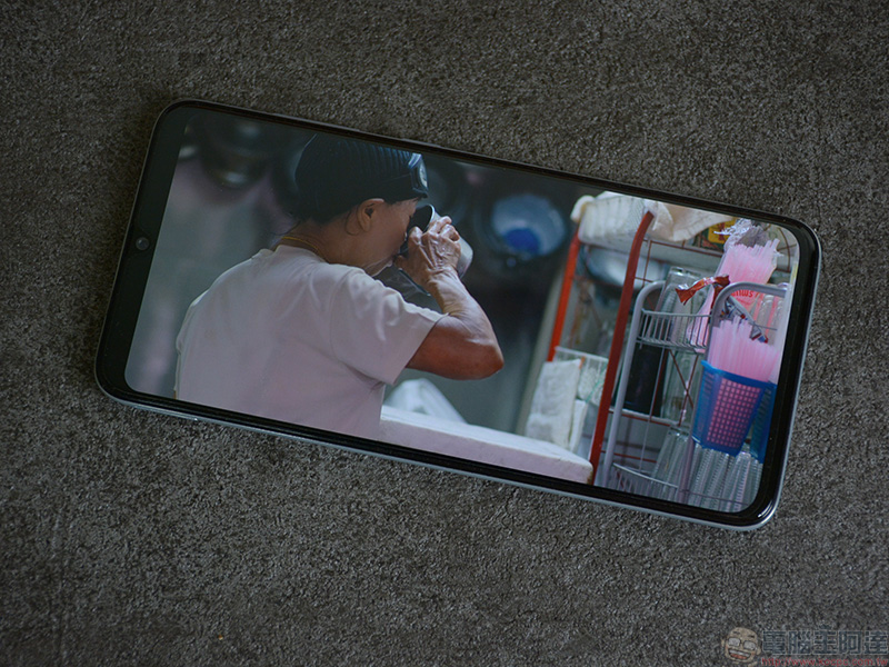 最新 Samsung Galaxy A70 開箱 實拍 ， 長續航、大廣角的絕妙攝影體驗 - 電腦王阿達
