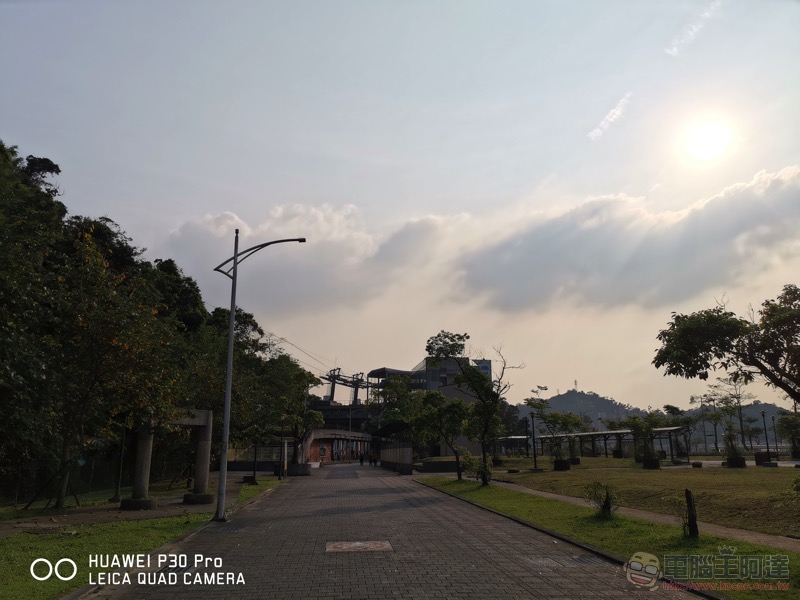 華為 P30 Pro 對比 iPhone XS Max 拍攝實力 PK,誰才是真正的全能旗艦? - 電腦王阿達 華為 P30 Pro 對比 iPhone XS Max 拍攝實力 PK,誰才是真正的全能旗艦? - 電腦王阿達
