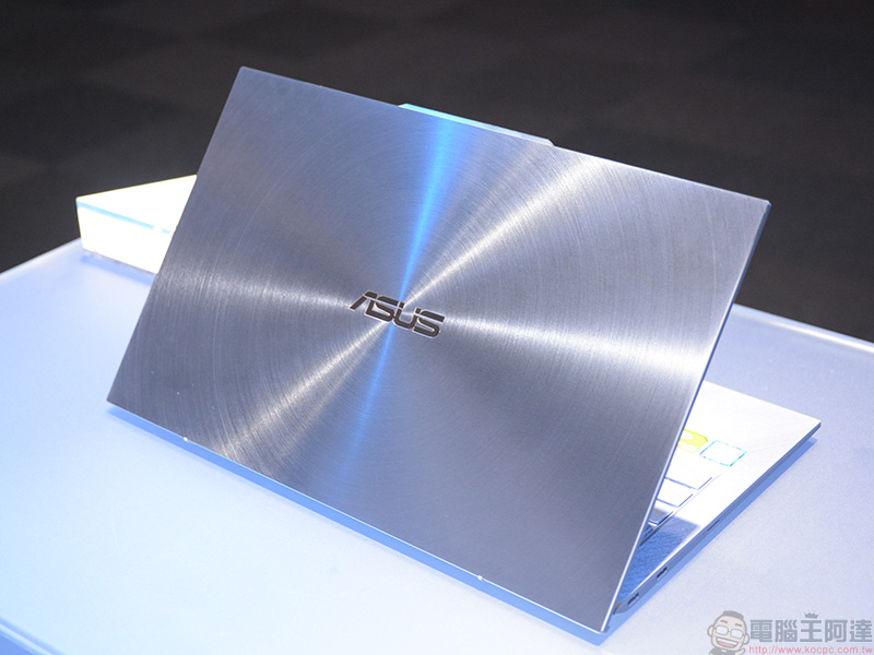  ASUS ZenBook S13 