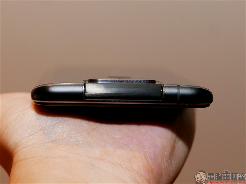 ASUS ZenFone 6 開箱、評測、動手玩 :全新翻轉鏡頭設計、 5000mAh 大電量超強續航表現,旗艦級 ZenFone 有史以來最大幅進化! - 電腦王阿達 ASUS ZenFone 6 開箱、評測、動手玩 :全新翻轉鏡頭設計、 5000mAh 大電量超強續航表現,旗艦級 ZenFone 有史以來最大幅進化! - 電腦王阿達