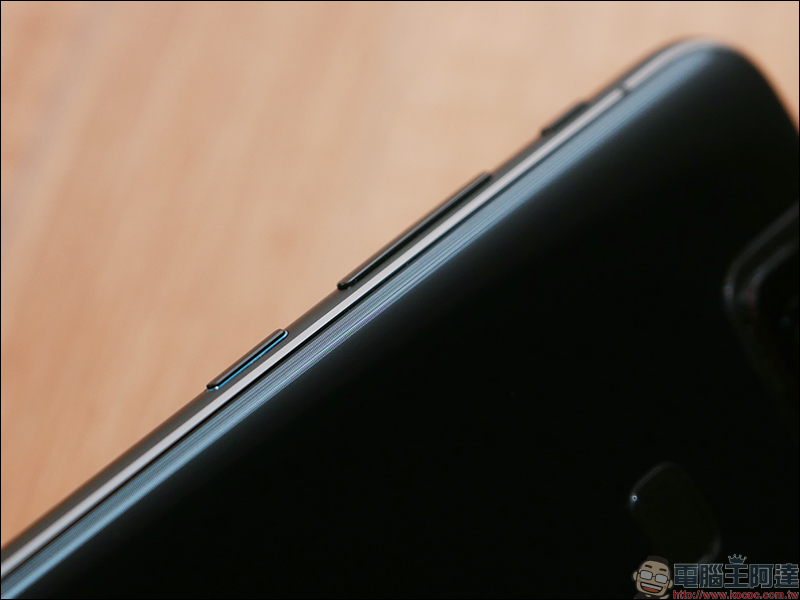 ASUS ZenFone 6 開箱、評測、動手玩 :全新翻轉鏡頭設計、 5000mAh 大電量超強續航表現,旗艦級 ZenFone 有史以來最大幅進化! - 電腦王阿達 ASUS ZenFone 6 開箱、評測、動手玩 :全新翻轉鏡頭設計、 5000mAh 大電量超強續航表現,旗艦級 ZenFone 有史以來最大幅進化! - 電腦王阿達