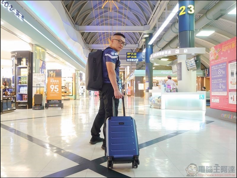 Carry-On Closet 2.0 登機箱 - 01 Carry-On Closet 2.0 登機箱 - 01